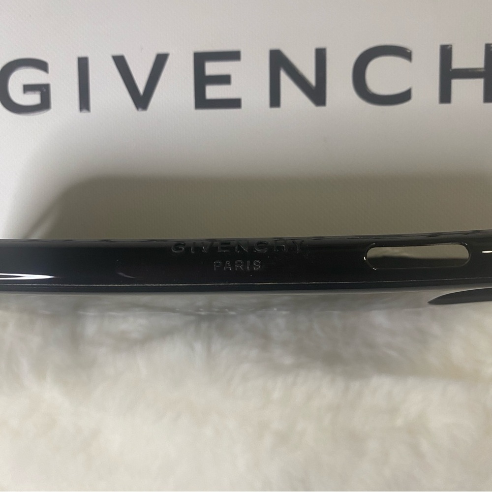NIB Givenchy Black Splatter iPhone 11 Case - Black - Picture 5 of 7